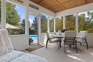 A Comprehensive Guide To Choosing The Right Sunroom For Your Home